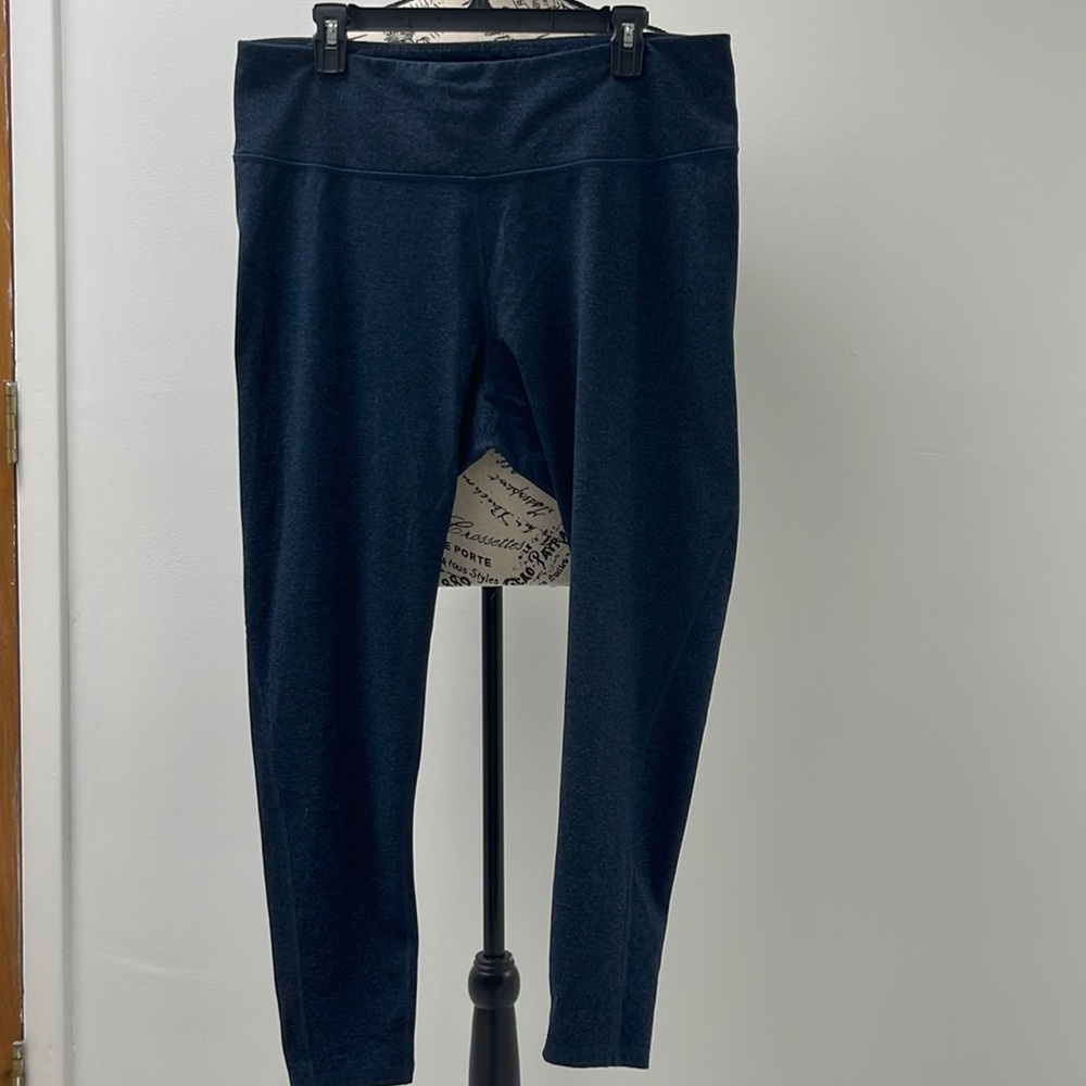 Three (3) in good used condition Woman’s Old Navy Active bottoms. Size is XXL.